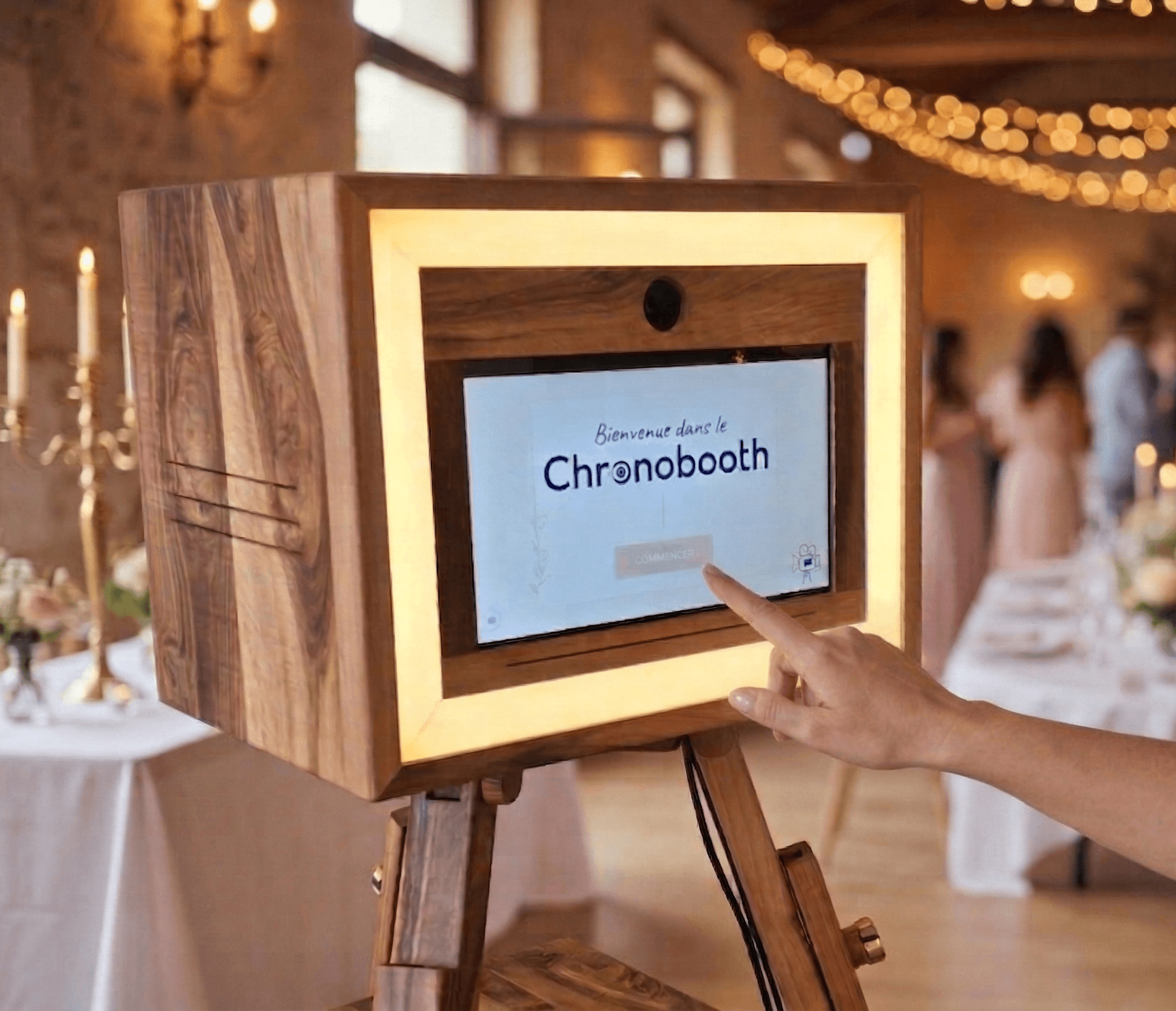 Borne livre d'or vidéo Chronobooth lors d'un mariage à Nantes